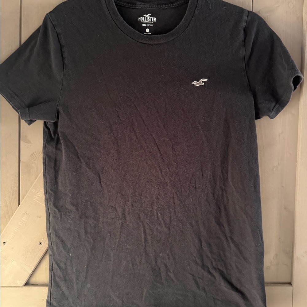 Hollister Men's Charcoal Tee